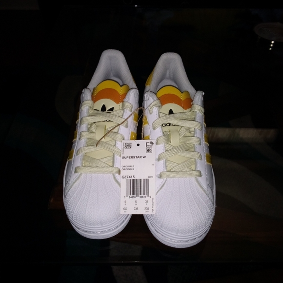 Adidas Shell Toes - Picture 2 of 5